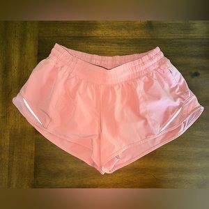 Lululemon Hotty Hot Low Rise Lined Short 2.5”